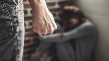 Ostrów Mazowiecka - Domowa awantura zakończyła się policyjnym zatrzymaniem i dec