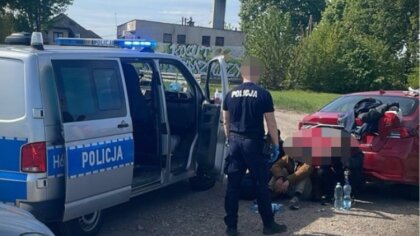 Ostrów Mazowiecka - Policjanci z Ostrowi Mazowieckiej wspólnie ze Strażą Granicz