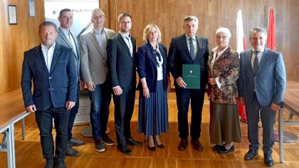 Ostrów Mazowiecka - W Bogutach-Piankach podpisano umowę na budowę nowoczesnej od