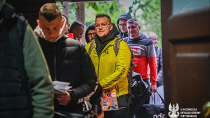 Ostrów Mazowiecka - Nowi ochotnicy stawili się w koszarach 5 Mazowieckiej Brygad