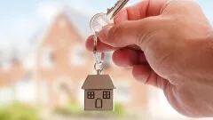 Brak mieszkania utrudnia decyzje o posiadaniu dzieci. Polacy oczekują zmian w polityce mi…