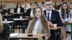 Ostrów Mazowiecka - Dziś, 7 maja punktualnie o godzinie 9.00, maturzyś