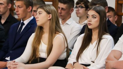Ostrów Mazowiecka - Ostatni dzwonek wybrzmiał także dla uczniów Zespołu Szkół Ce