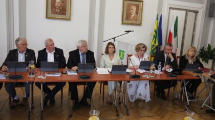 Ostrów Mazowiecka - Jak już wczoraj informowaliśmy, konkurs na dyrektora nowo ut