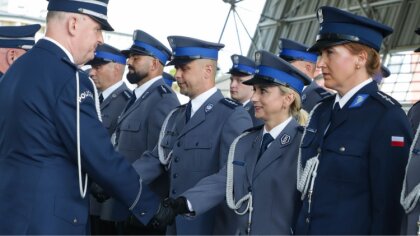 Ostrów Mazowiecka - Apele, medale, awanse i chwile wzruszeń - tak wyglądały obch