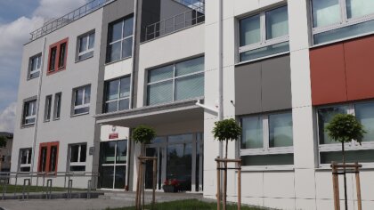 Ostrów Mazowiecka - Nowo powstały Zespół Szkolno-Przedszkolny przy ul. Partyzant