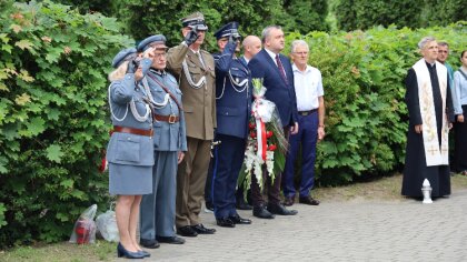 Ostrów Mazowiecka - W „Godzinę W” w całym mieście rozległy się syreny alarmowe. 