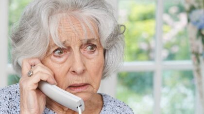 Ostrów Mazowiecka - Starsza kobieta skuszona ofertą szybkiego zarobku, postanowi