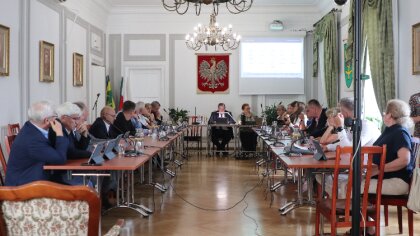 Ostrów Mazowiecka - Niewyobrażalny smród w Ostrowi Mazowieckiej i biały osad są 