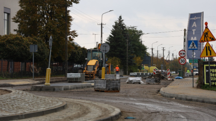 Ostrów Mazowiecka - Na ulicy Małkińskiej ruszają kolejne etapy prac drogowych. K