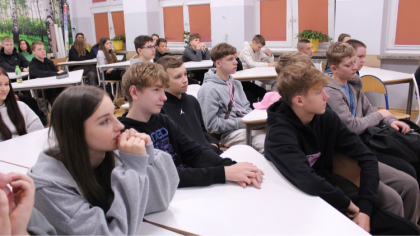 Ostrów Mazowiecka - Uczniowie klas ósmych Szkoły Podstawowej nr 1 w Ostrowi Mazo