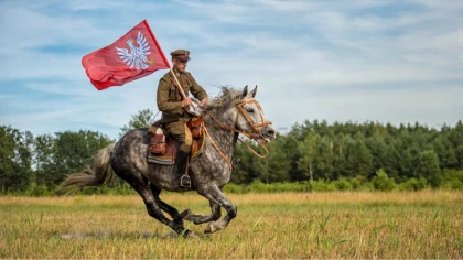 Ostrów Mazowiecka - Flaga Mazowsza integruje i jest symbolem dumy dla każdego Ma