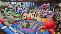 Dmuchane szaleństwo w Ostrowi Mazowieckiej! Giga Frajda zaprasza najmłodszych (zdjęcia)