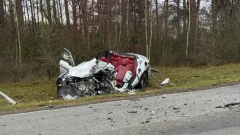 Wypadek na DK60 w pobliżu Sielca - zderzenie osobówki z ciężarówką