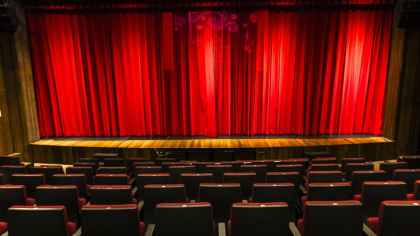 Ostrów Mazowiecka - Grudniowa propozycja to komedia 