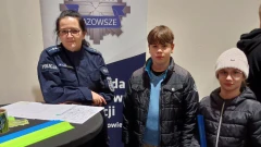 35. spotkanie ze Świętym Mikołajem i nie tylko. Dzieciaki pozowały do zdjęć z policyjnym …