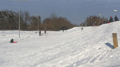 Ostrów Mazowiecka - Zima jak z bajki wróciła na dobre. Śnieżna aura, która towar
