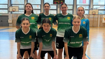 Ostrów Mazowiecka - Piłkarki Ostrovii Ostrów Mazowiecka wywalczyły brązowe medal