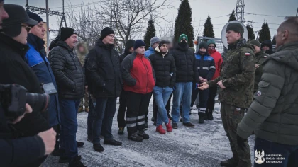 Ostrów Mazowiecka - Żołnierze 5 Mazowieckiej Brygady Obrony Terytorialnej przepr