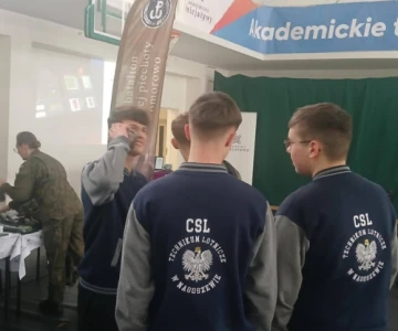 Ostrów Mazowiecka - Rozmawiali ze studentami i wykładowcami, zbierali materiały 