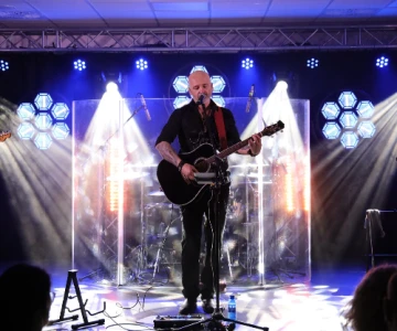 Miłość wybrzmiała w Starej Elektrowni pełną mocą, a publiczność dała się porwać 