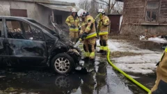 Pożar samochodu osobowego na posesji w Starym Lubotyniu