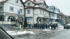 Pączki wykupione, kolejki na chodniku. Tłusty czwartek w pełni