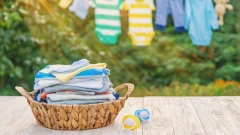 Czy można prać ubranka dziecka razem z rzeczami dorosłych? Fakty o przenoszeniu bakterii