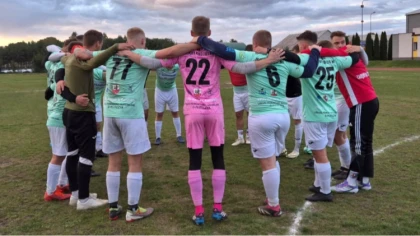 Ostrów Mazowiecka - W Zarębach Kościelnych nie ma długiego roztrenowania. Senior