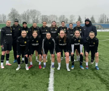 Piłkarki Ostrovii Ostrów Mazowiecka dopisują kolejny udany test w zimowych przyg