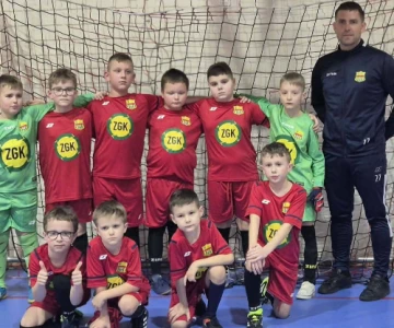 Drużyny ks2017 oraz ks2018 z grup młodzieżowych KS Ostrovia Ostrów Mazowiecka za