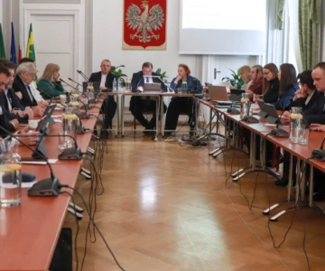 Na dzisiejszej sesji radni Ostrowi Mazowieckiej głosowali nad trzema uchwałami w