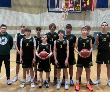 Koszykarze Sokoła Ostrów Mazowiecka przegrali z Wisłą Płock Basketball 81:87 w l