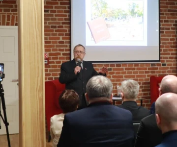 Wieczór pełen wspomnień, wzruszeń i dumy z lokalnych korzeni. W Miejskiej Biblio