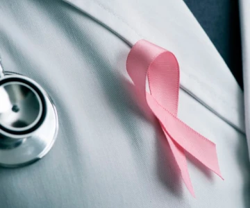 Rak piersi nie boli na początku, ale potrafi zmienić całe życie. Mieszkanki Ostr