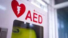 Defibrylatory AED w naszym powiecie. To urządzenia ratujące życie. Gdzie je znajdziecie?