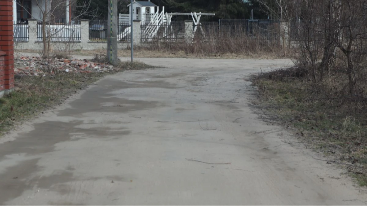 Po zimie pogorszyła się jakość wielu ulic w Ostrowi Mazowieckiej. W niektórych miejscach asfalt jest mocno popękany, a dziury i ubytki sprawi