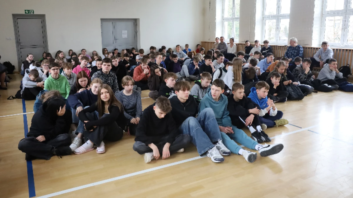 W Zespole Szkolno-Przedszkolnym odbyło się kolejne spotkanie w ramach cyklu „Porozmawiajmy o samorządzie”, tym razem poświęcone bezpiecze?