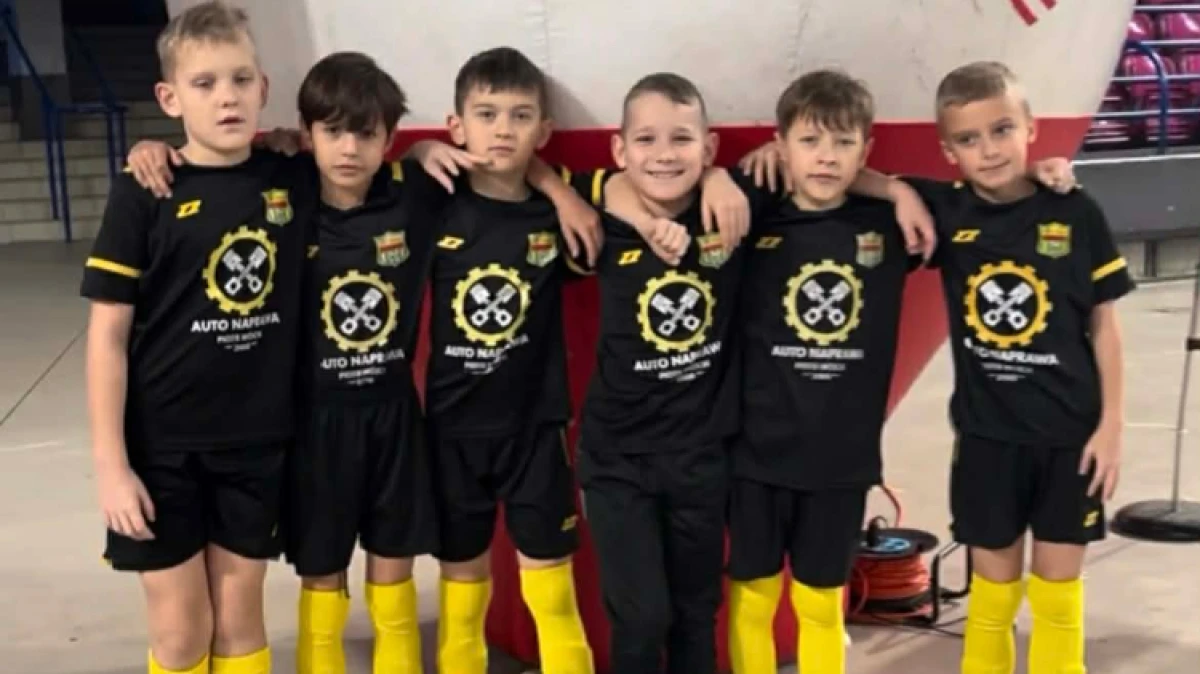 Bardzo dobre wieści napłynęły do KS Ostrovia Ostrów Mazowiecka z grup młodzieżowych. Powołania na konsultację szkoleniową kadry Ciechanow