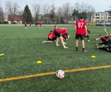 Sparing w Ostrowi Mazowieckiej dostarczył dokładnie tego, czego kibice zimą szuk