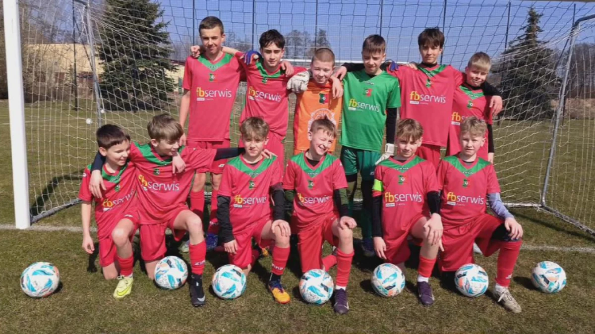 To był naprawdę mocny początek wiosny dla młodzików MKS Małkinia. Po jesiennym awansie do I ligi okręgowej przed zespołem stanęło dużo t