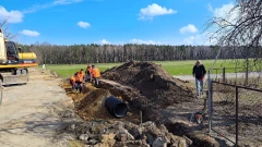 Trwa przebudowa drogi gminnej na terenie wsi Trynosy-Osiedle w gm. Wąsewo