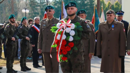 Ostrów Mazowiecka - Były modlitwa, kwiaty i wyraźny znak pamięci o człowieku, kt