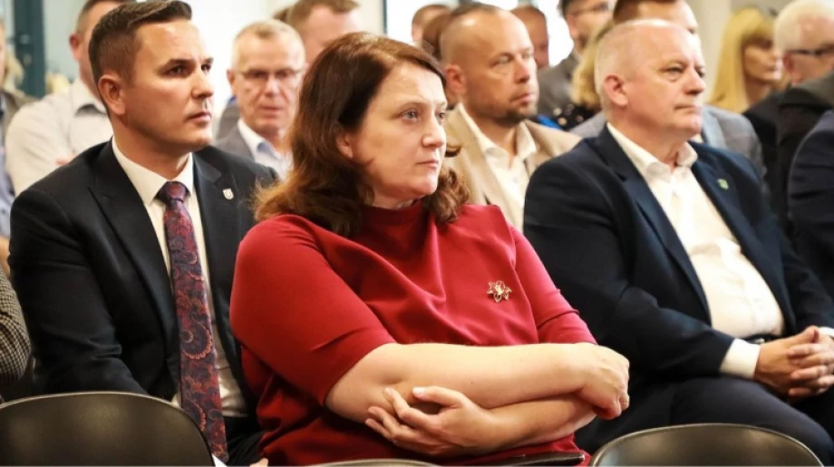 Kwestia wynagrodzenia wójt gminy Wąsewo była omawiana na sesji Rady Gminy 10 marca 2026. Grupa radnych złożyła do przewodniczącego RG projek