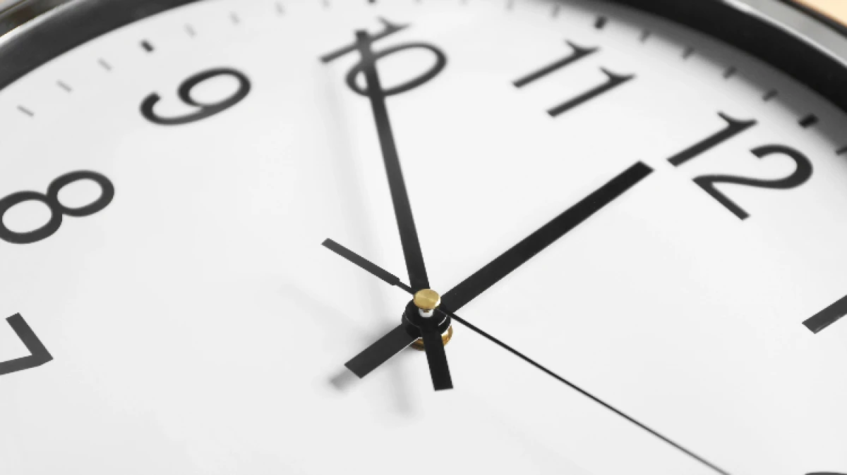 Już za chwilę czeka nas moment, o którym co roku przypominają sobie wszyscy. Zegarki znów pójdą do przodu, a my pożegnamy jedną godzinę s