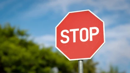 Ostrów Mazowiecka - Małkińscy policjanci zatrzymali kierującego motocyklem. Zwró