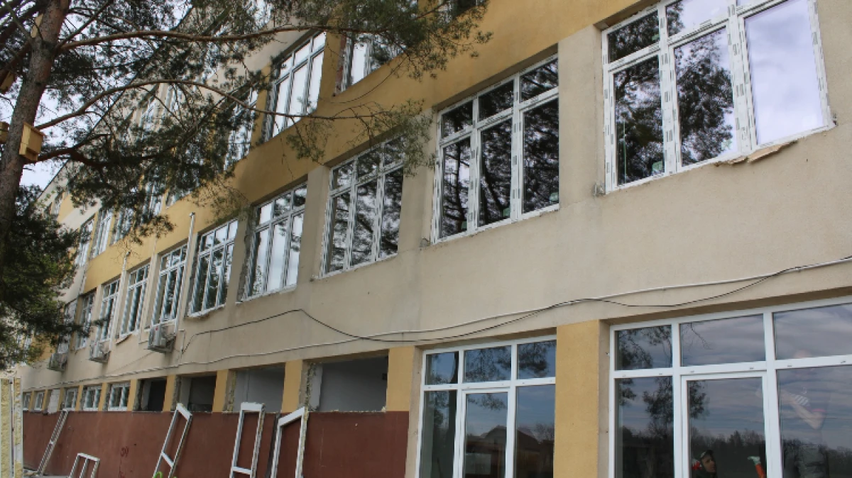 Budynek przechodzi dużą metamorfozę, a efekty pierwszych prac są już widoczne. To inwestycja, która ma poprawić nie tylko wygląd obiektu, a