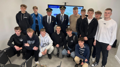 Ostrów Mazowiecka - Nie co dzień do szkoły przychodzą ludzie, którzy na co dzień