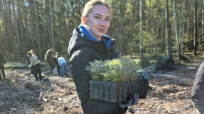 Ostrów Mazowiecka - Z okazji Dnia Ziemi młodzież nie skończyła na symbolicznych 