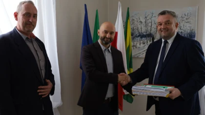 Przedstawiciele ostrowskiego samorządu zawarli umowy z wykon